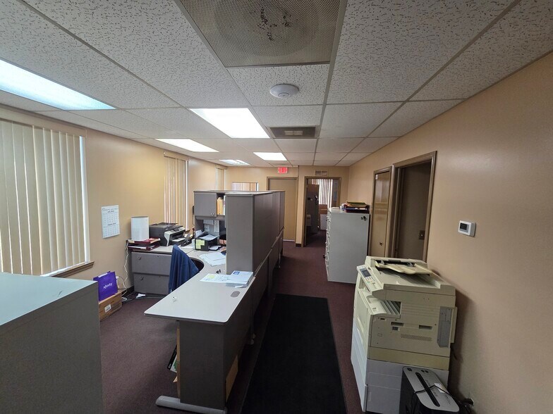 More Photos Of 21391 Carlo Dr, Clinton Township Warehouse For Sale