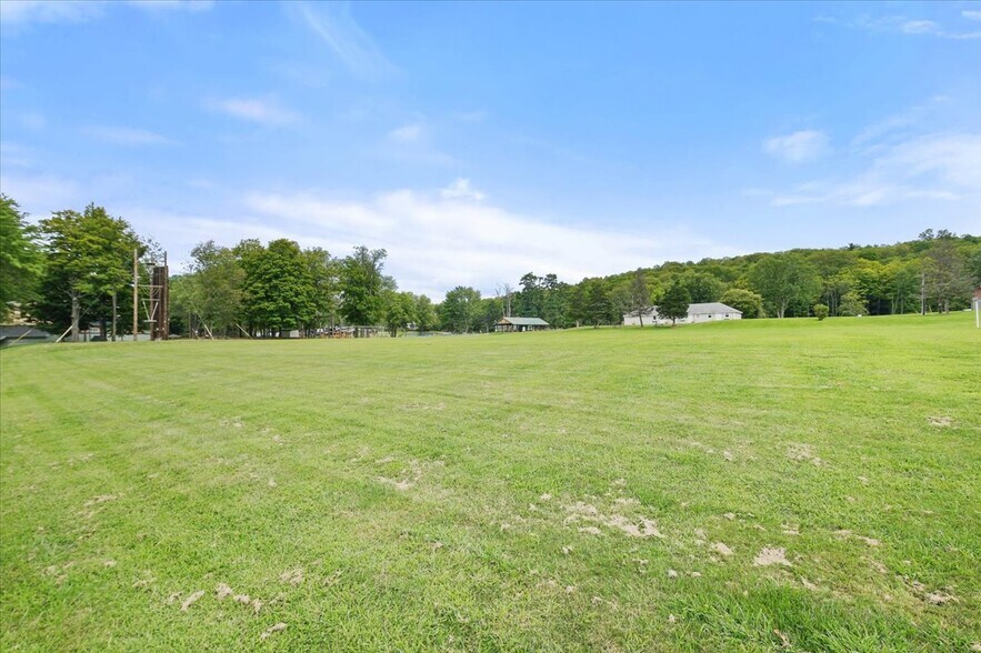 More Photos Of 64 White Dr, Milan Specialty For Sale