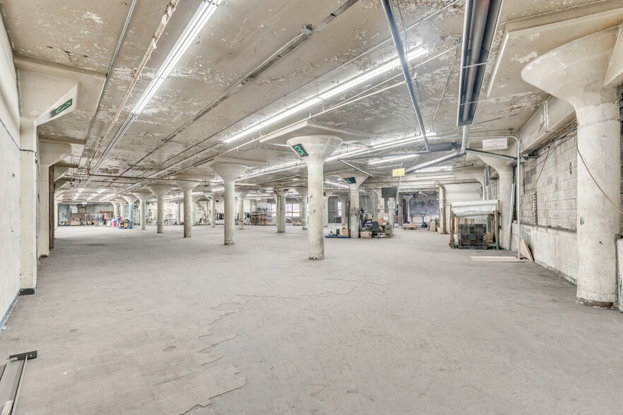 More Photos Of 150 Avenue L, Newark Warehouse For Sale