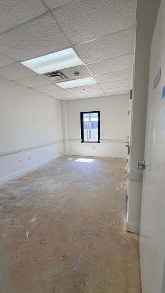 More Photos Of 3005 Lenora Church Rd, Snellville Office For Lease