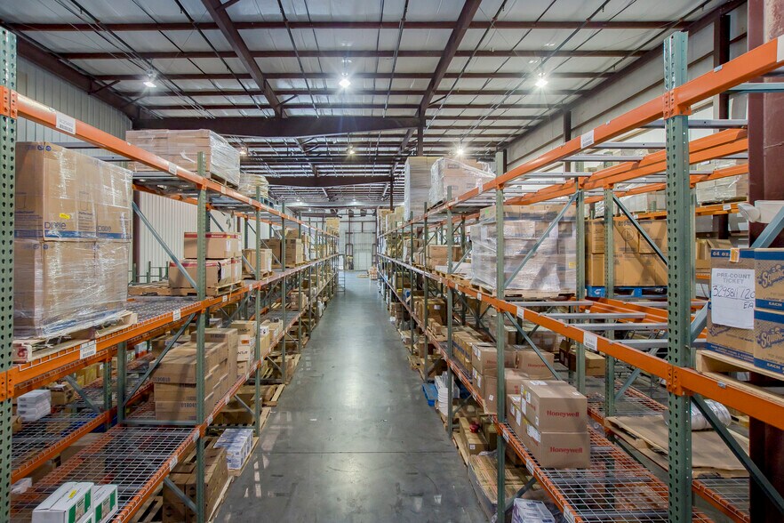 More Photos Of 7150 Exchequer Dr, Baton Rouge Warehouse For Lease