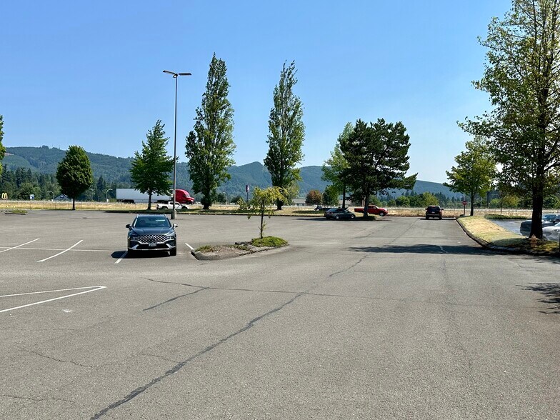 More Photos Of 351 Three Rivers Dr, Kelso Unknown For Lease