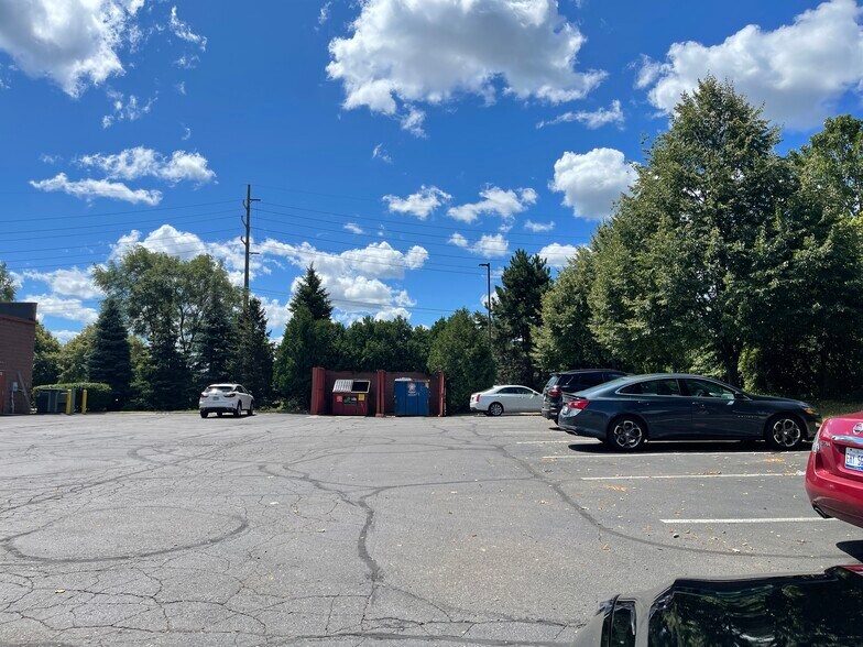 More Photos Of 1801-1813 Haggerty Rd, Commerce Township Storefront For Lease