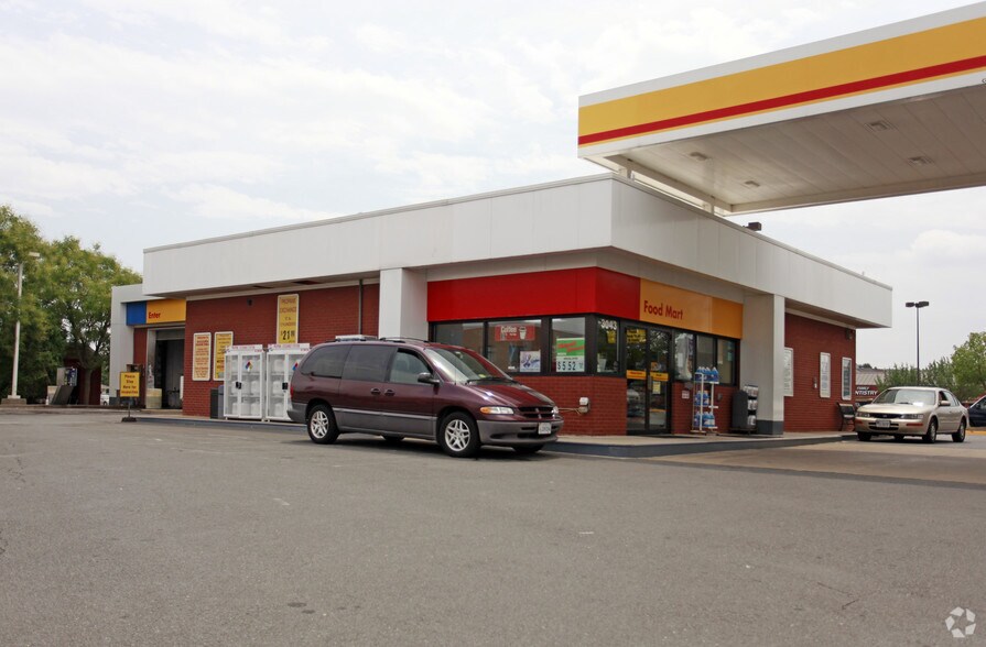 More Photos Of 3043-3065 Centreville Rd, Herndon Unknown For Lease