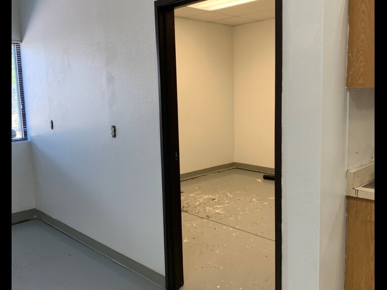 More Photos Of 7505 E Harvard Ave, Denver Flex For Sale