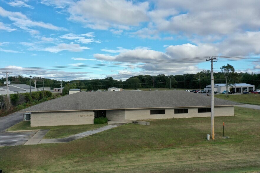 More Photos Of 2900 S Main St, Searcy Office For Sale