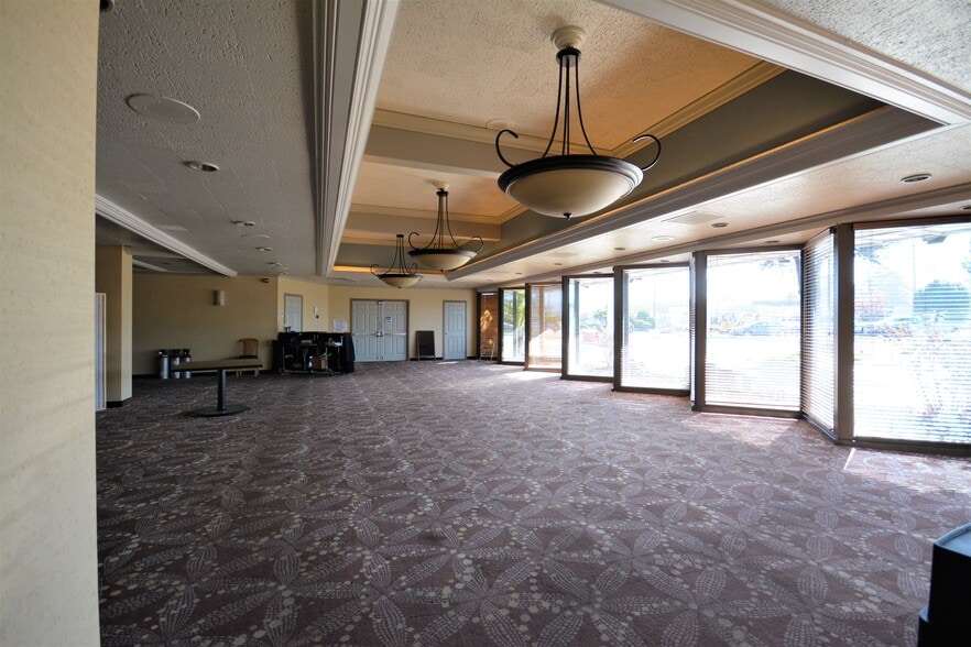 More Photos Of 1929 4th St, Eureka Hotel For Sale
