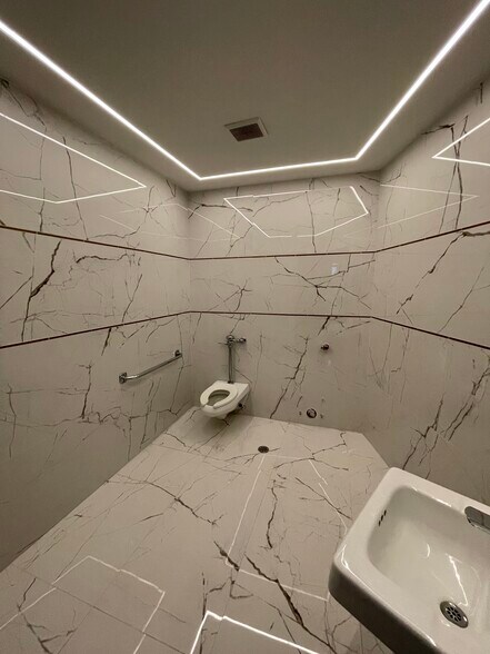More Photos Of 1 American Way, Elgin Medical For Sale