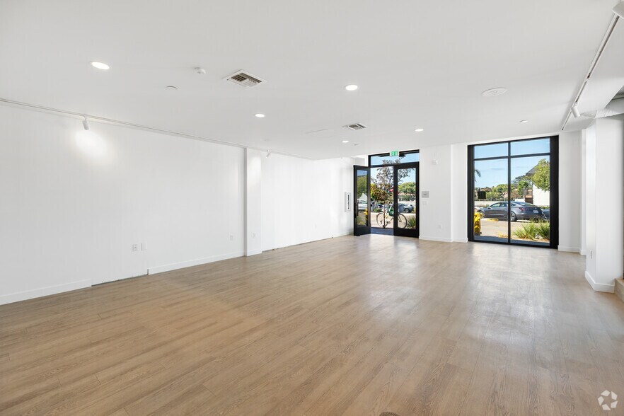 More Photos Of 330 S Cedros Ave, Solana Beach Apartments For Lease