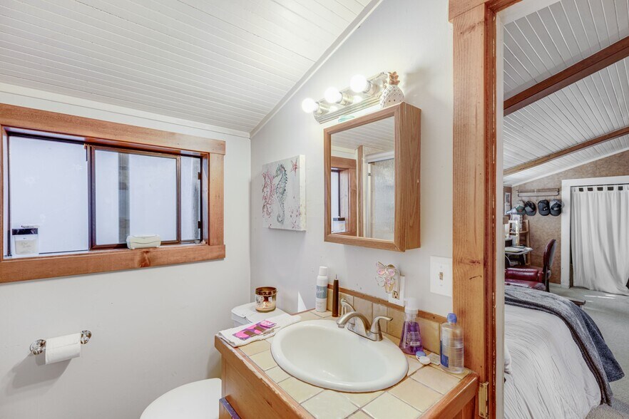 More Photos Of 1139 Lincoln Ave, Calistoga Hospitality For Sale