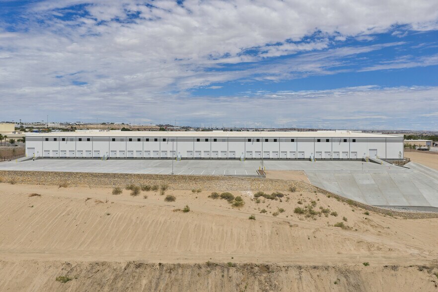 More Photos Of 8900 Escobar Dr, El Paso Distribution For Lease