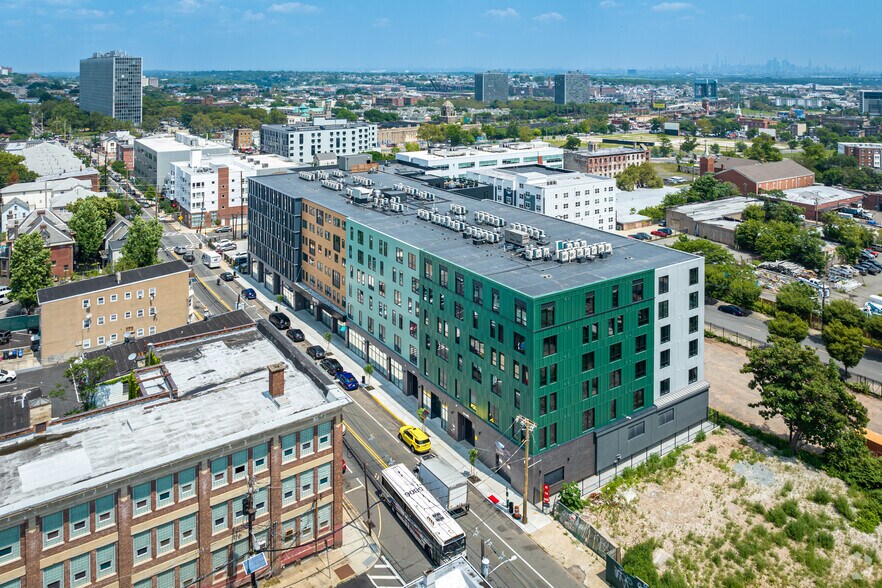 More Photos Of 58-84 Norfolk St, Newark Apartments For Lease