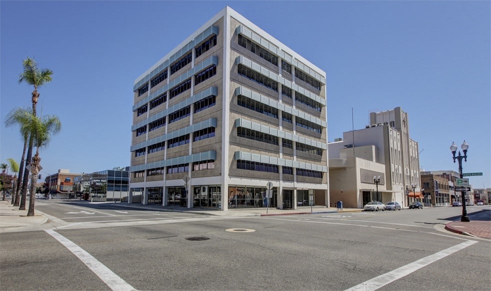 More Photos Of 515 N Sycamore St, Santa Ana Office For Lease