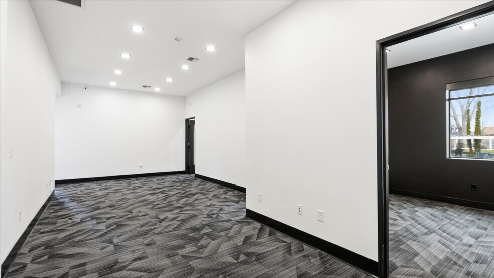 More Photos Of 5728 Bedford St, Pasco Office For Lease