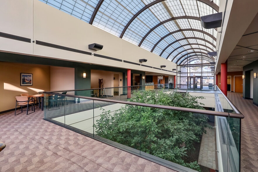 More Photos Of 3451 Hammond Ave, Waterloo Telecom Hotel Data Hosting For Lease