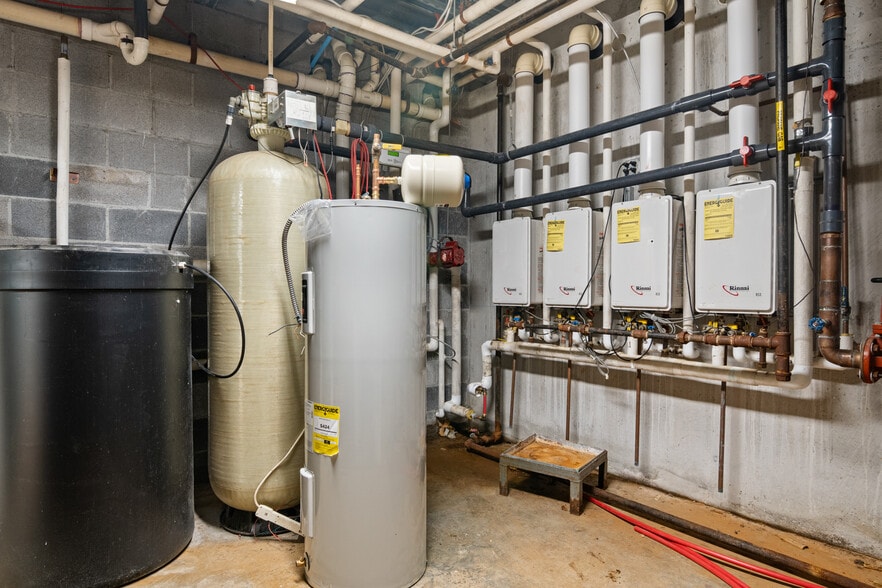 More Photos Of 4100 Adventure Base Rd, Radford Specialty For Sale