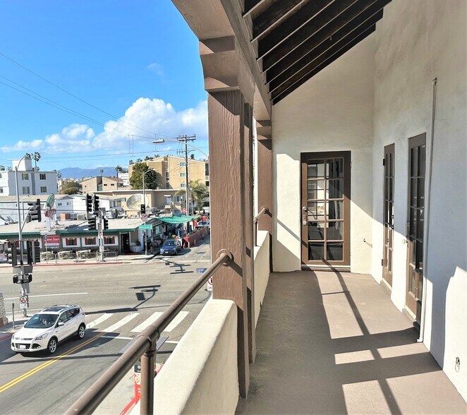 More Photos Of 200 Culver Blvd, Playa Del Rey Storefront Retail Residential For Lease