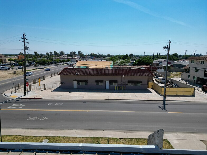More Photos Of 425 W Perkins Ave, McFarland Fast Food For Sale