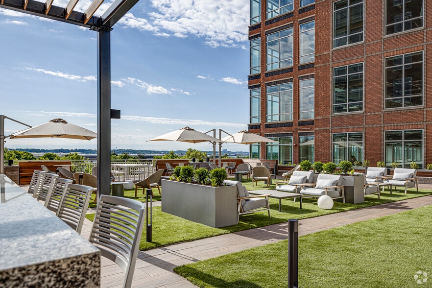 More Photos Of 2777 Crystal Dr, Arlington Unknown For Lease