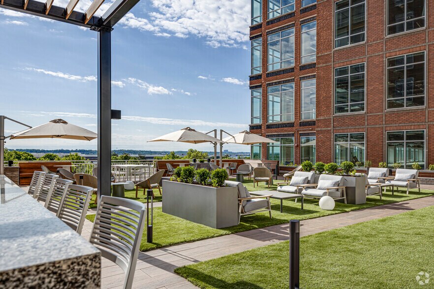 More Photos Of 2777 Crystal Dr, Arlington Unknown For Sale