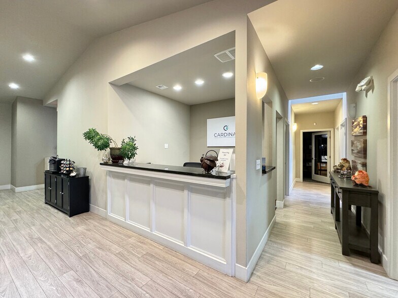 More Photos Of 542-544 N 5th Ave, Sequim Medical For Sale