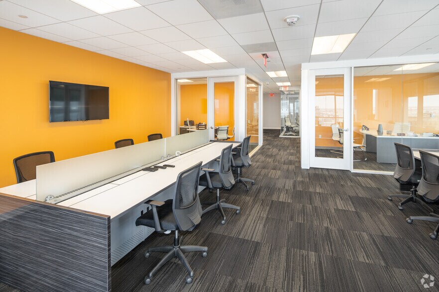 More Photos Of 1650 Arch St, Philadelphia Office For Sale