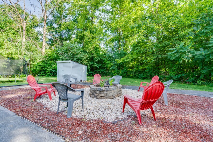 More Photos Of 5560 Highway 19 E, Hampton Manufacturing For Sale