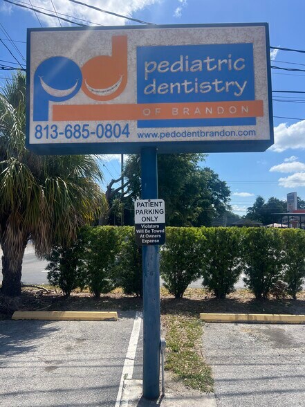 More Photos Of 107 W Robertson St, Brandon Medical For Sale