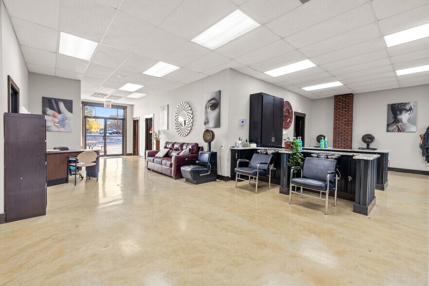 More Photos Of 1301 Chestnut St, Murray Flex For Sale