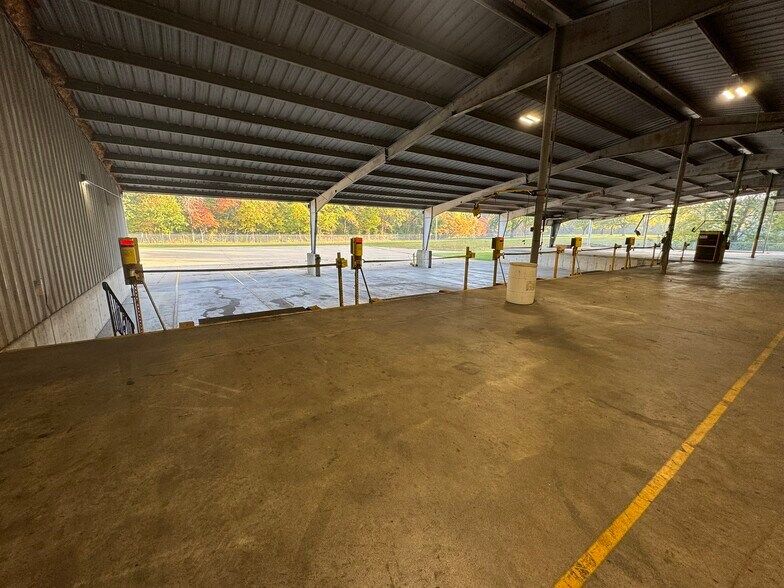 More Photos Of 4616 Enterprise Dr, Bartonville Industrial For Sale
