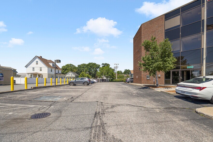More Photos Of 999 S Broadway, East Providence Medical For Sale