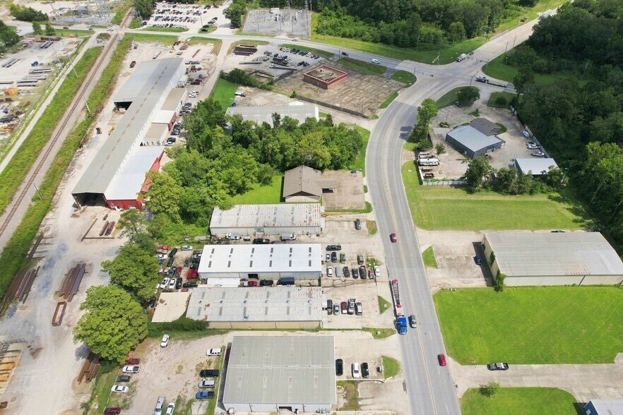 More Photos Of 13511 S Choctaw Dr, Baton Rouge Warehouse For Sale
