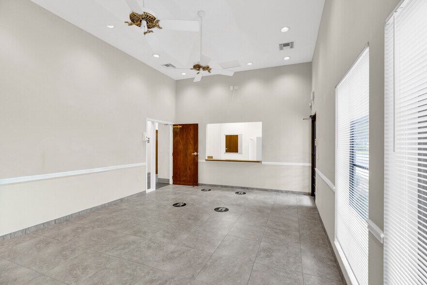 More Photos Of 1260 37th St, Vero Beach Medical For Lease