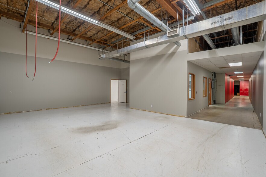 More Photos Of 3403 W 7th Ave, Eugene Manufacturing For Lease