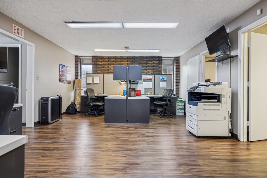 More Photos Of 3502 Dickerson Pike, Nashville Flex For Sale