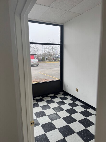 More Photos Of 2309-2319 N Division St, Spokane Freestanding For Lease