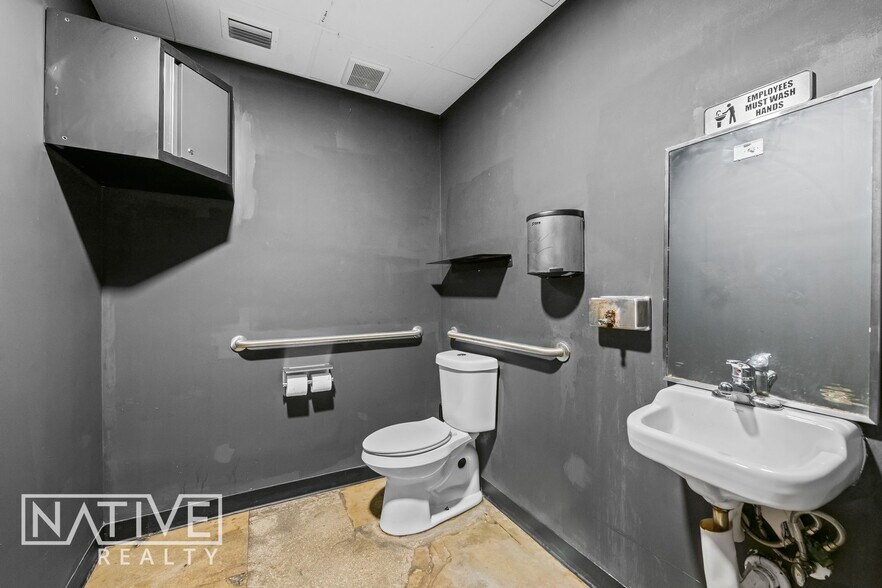 More Photos Of 702-706 NE 1st Ave, Fort Lauderdale Restaurant For Lease