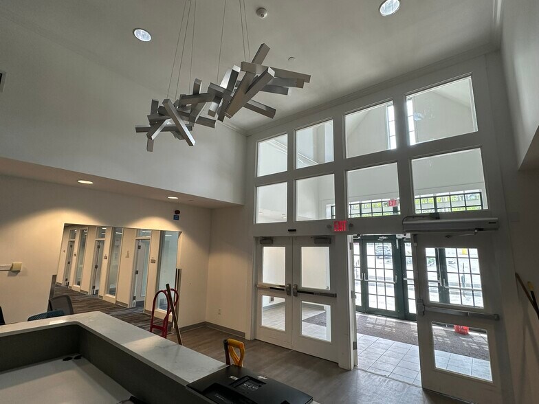 More Photos Of 901 Washington Ave, Portland Office For Lease