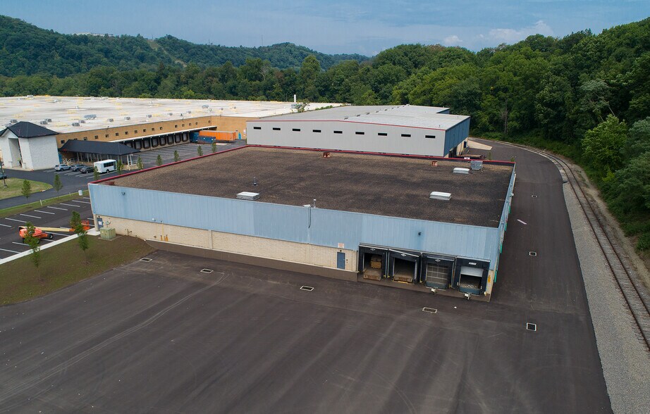 More Photos Of 2260-2270 Roswell Dr, Pittsburgh Light Distribution For Lease