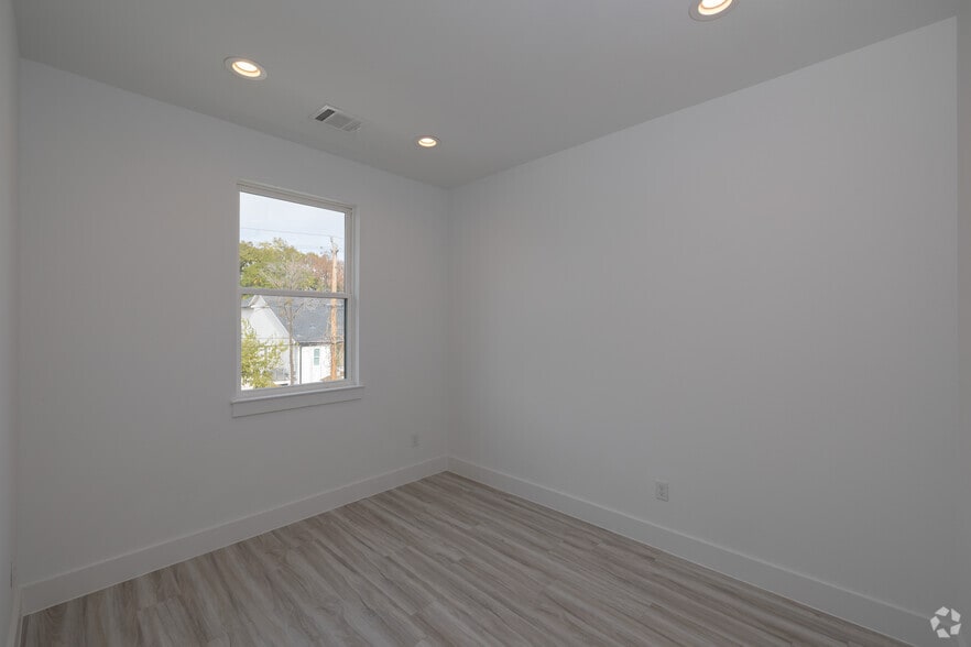 More Photos Of 2527 Judiway St, Houston Apartments For Sale