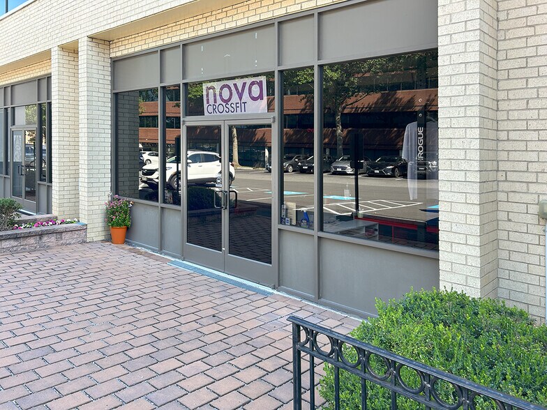 More Photos Of 8001 Forbes Pl, Springfield Office For Lease