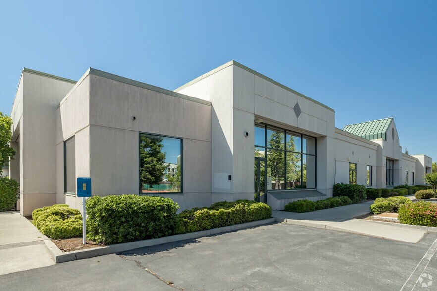 More Photos Of 2080 E 20th St, Chico Office For Lease