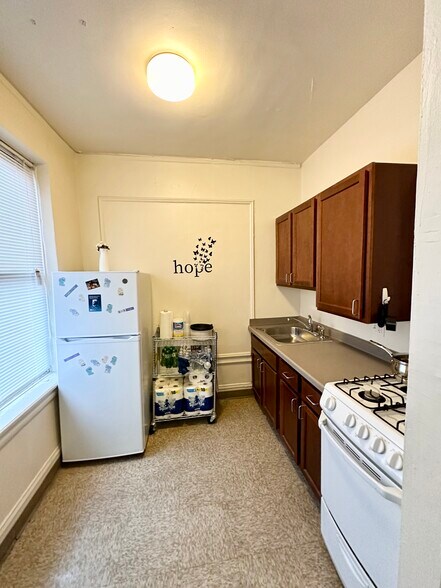 More Photos Of 7020 S Jeffery Blvd, Chicago Apartments For Sale