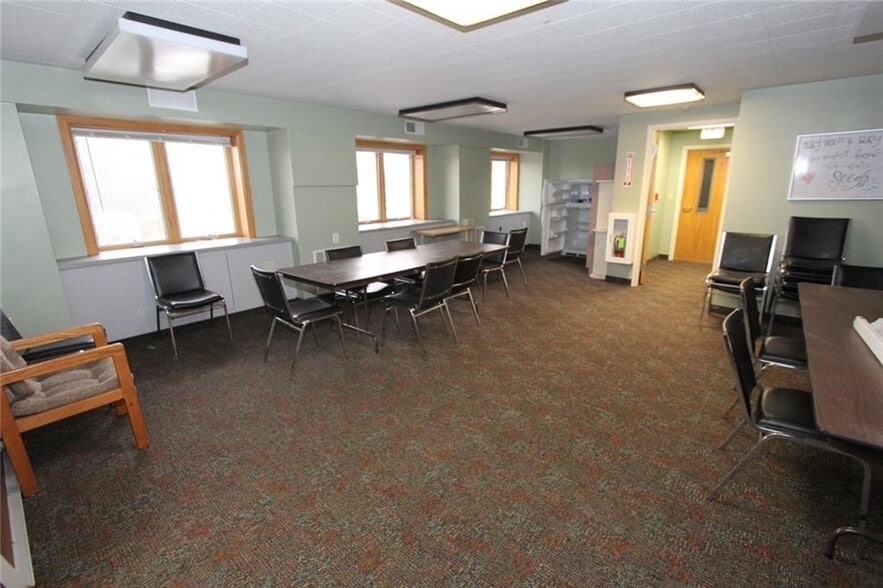 More Photos Of 131 Orchard Park Rd, West Seneca Office For Lease