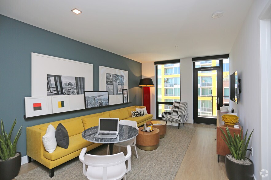 More Photos Of 1501 Island Ave, San Diego Apartments For Lease