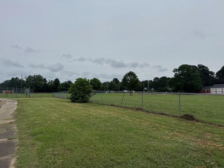 More Photos Of 3000 Dr Martin Luther King Dr, Shreveport Specialty For Sale