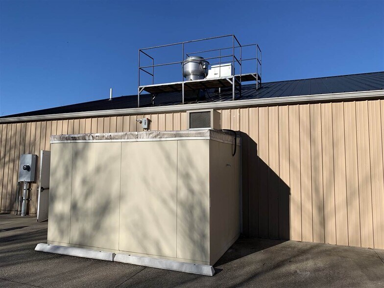 More Photos Of 675 S Main St, Brownsville Restaurant For Sale