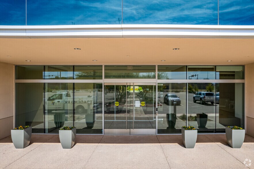 More Photos Of 4039 E Raymond St, Phoenix Office For Lease