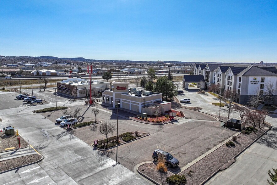 More Photos Of 511 Garden of the Gods Rd, Colorado Springs Fast Food For Sale