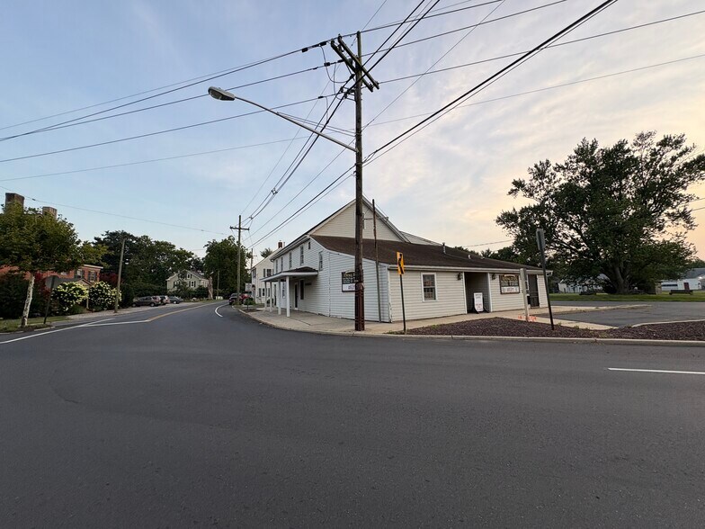 More Photos Of 2 Chesterfield Georgetown Rd, Chesterfield Convenience Store For Sale